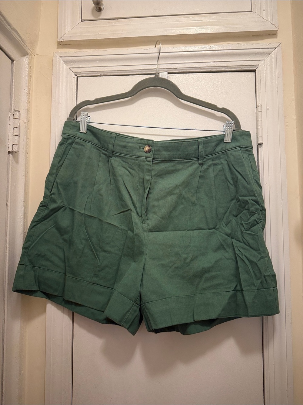 Women’s Green High-Waist Tailored Shorts